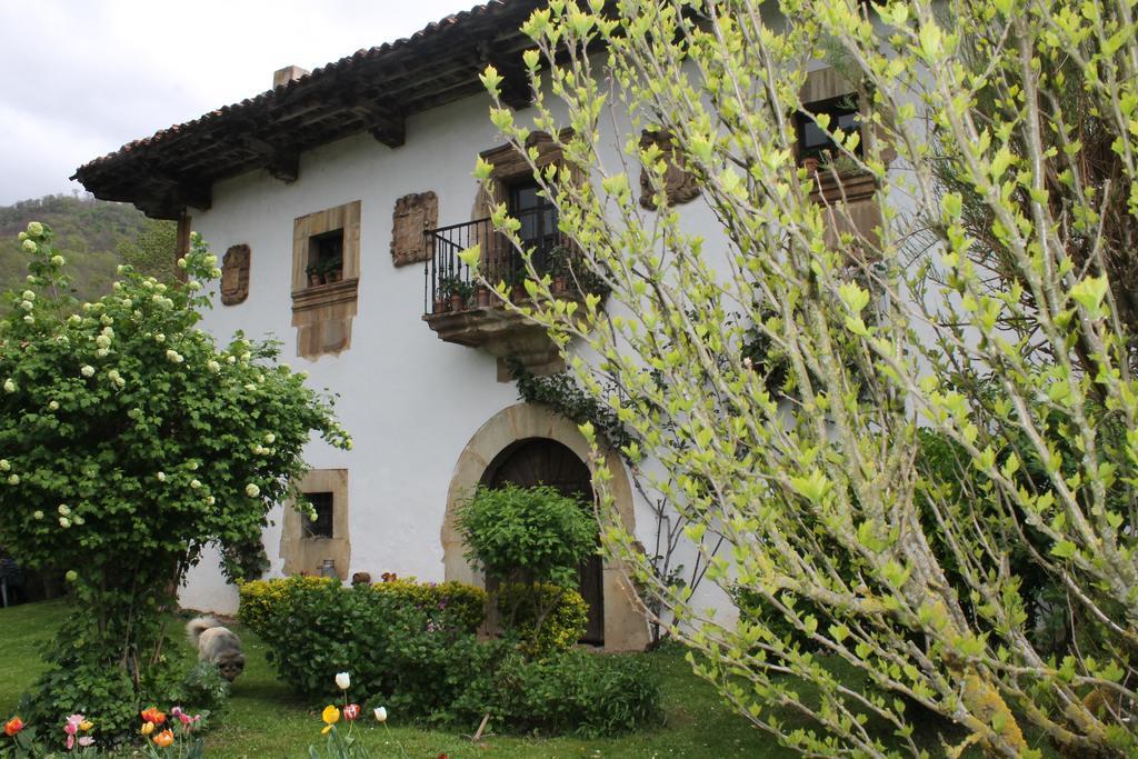 Casona De Trevino Guest House Cosgaya Exterior photo